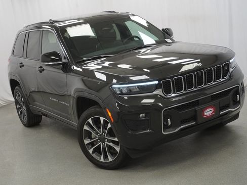 Used 2024 Jeep Grand Cherokee Overland w/ Adv Protech Group III AWD/4WD image 9
