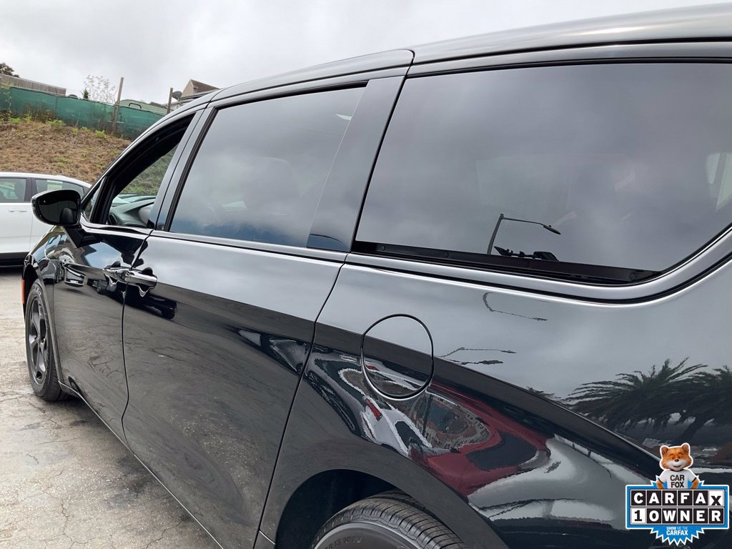 Used 2023 Chrysler Pacifica Limited w/ Uconnect Theater Family Group FWD image 92