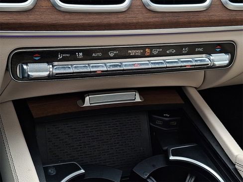 Used 2024 Mercedes-Benz GLE 350 4MATIC image 21