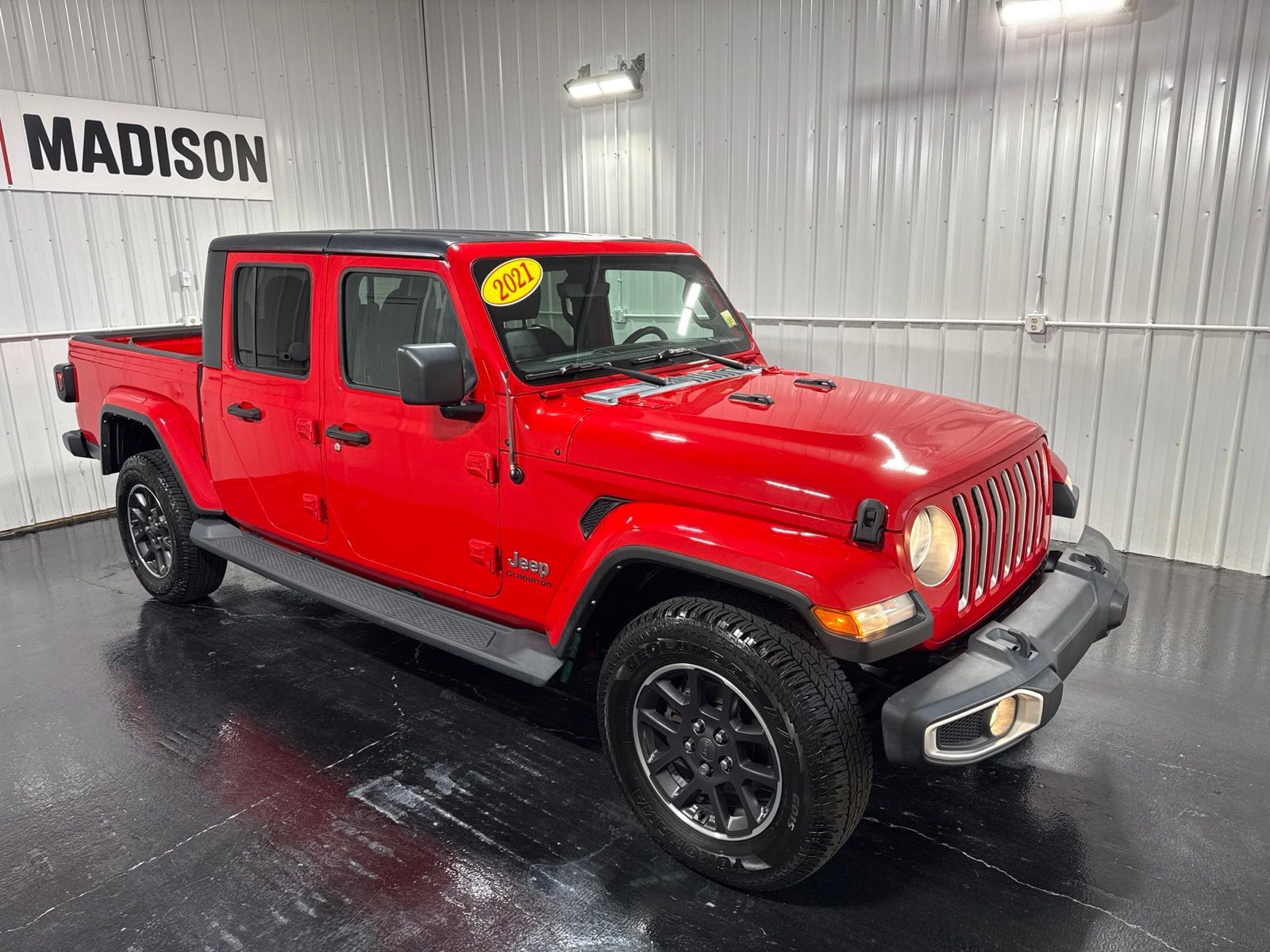 Used 2021 Jeep Gladiator Overland w/ Popular Equipment Package AWD/4WD image 6
