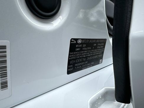 New 2024 Jaguar XF R-Dynamic SE AWD/4WD image 22