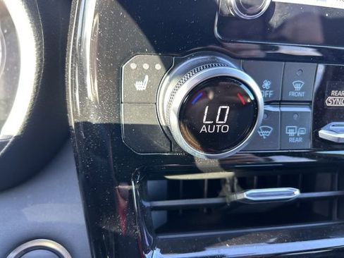 Used 2025 Toyota Highlander XSE image 19