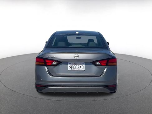 Used 2025 Nissan Altima 2.5 SV FWD image 12