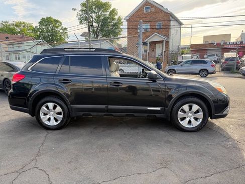 Used 2011 Subaru Outback 3.6R Limited AWD/4WD image 7