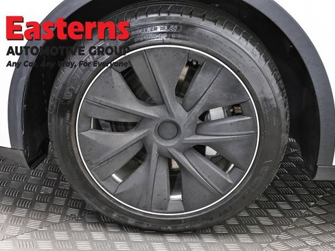 Used 2020 Tesla Model Y Long Range AWD/4WD image 25