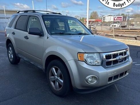 Used 2010 Ford Escape XLT image 16