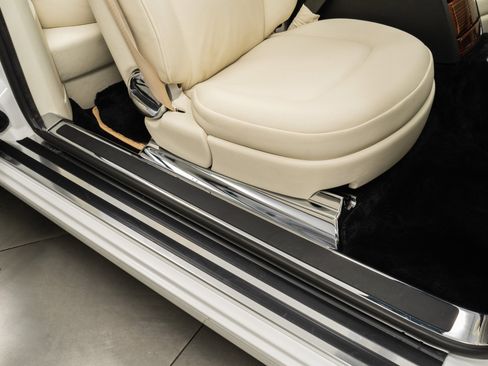 Used 2008 Rolls-Royce Phantom Drophead Coupe RWD image 29