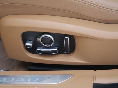 Certified 2021 Jaguar XF SE image 15