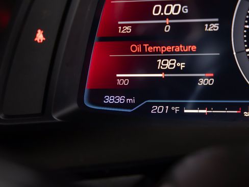 Used 2023 Chevrolet Corvette Stingray Premium Conv w/ Z51 Performance Package RWD image 13