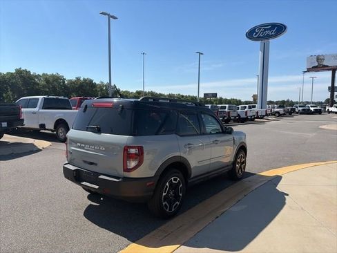 Used 2023 Ford Bronco Sport Outer Banks w/ Tech Package AWD/4WD image 5