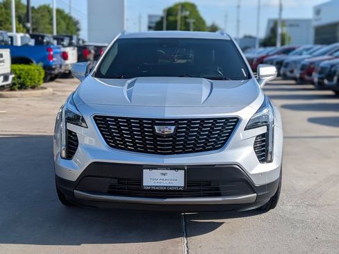 Used 2019 Cadillac XT4 Premium Luxury FWD image 2