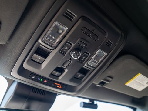 Used 2023 Chevrolet Tahoe Premier AWD/4WD image 21