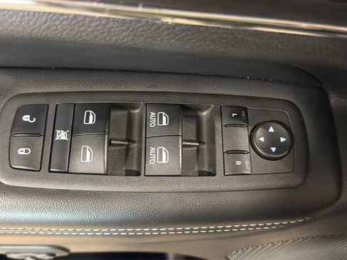 Used 2021 Jeep Grand Cherokee Limited AWD/4WD image 17