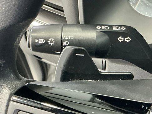 Used 2021 Nissan Rogue SV image 34