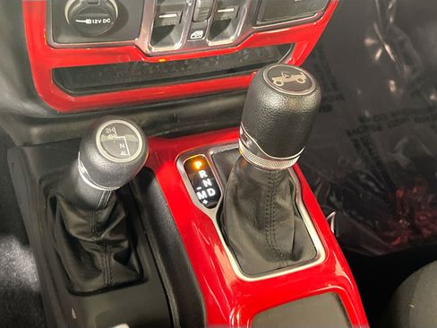 Used 2019 Jeep Wrangler Unlimited Sport S image 16