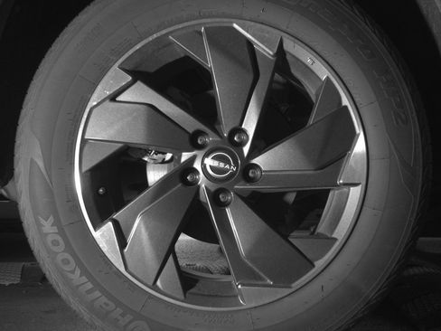 Used 2025 Nissan Rogue SV AWD/4WD image 15