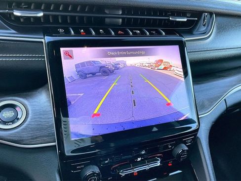 Used 2021 Jeep Grand Cherokee L Limited image 21