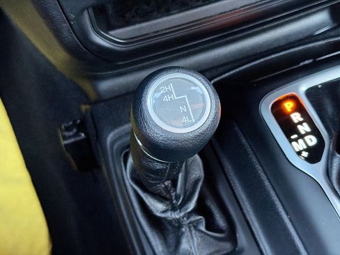 Used 2018 Jeep Wrangler Unlimited Sport S AWD/4WD image 29