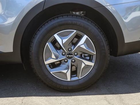 Used 2022 Kia Sorento S FWD image 12