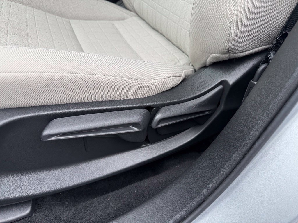 Certified 2025 Honda HR-V LX image 17