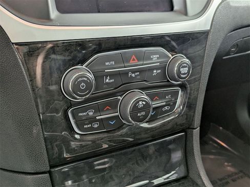 Used 2023 Chrysler 300 Touring L w/ Popular Equipment Group image 21