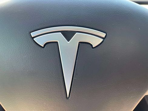 Used 2023 Tesla Model Y Long Range AWD/4WD image 29