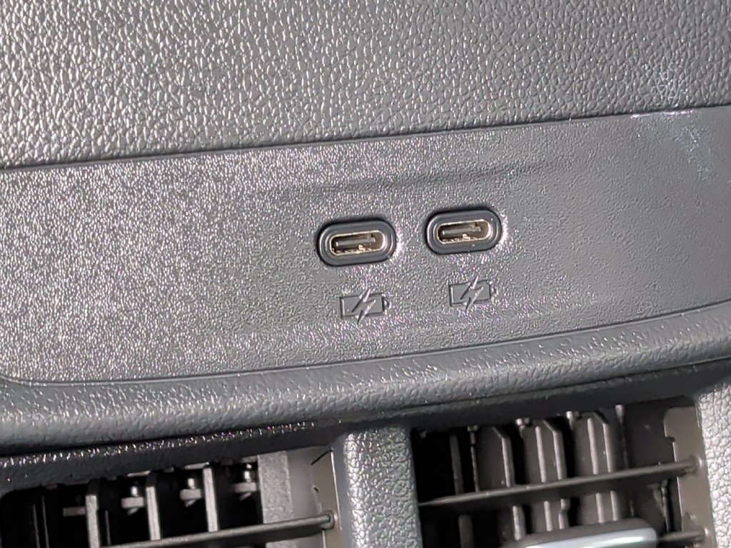 Used 2026 Chevrolet Equinox LT AWD/4WD image 32