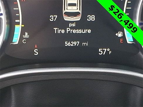 Certified 2024 Chrysler Pacifica Touring-L image 22