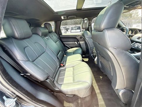 Used 2017 Land Rover Range Rover Sport HSE image 32