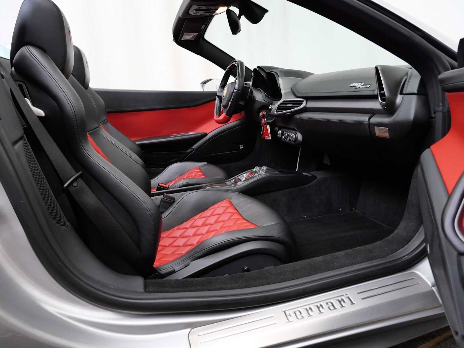 Certified 2013 Ferrari 458 Spider RWD image 13