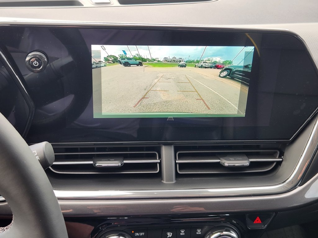 New 2026 Chevrolet Trax ACTIV w/ Sunroof Package FWD image 16