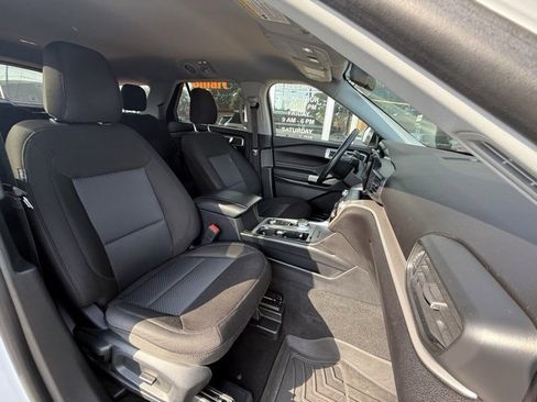 Used 2022 Ford Explorer XLT w/ Class IV Trailer Tow Package image 12