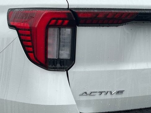 New 2026 Ford Explorer Active AWD/4WD image 9