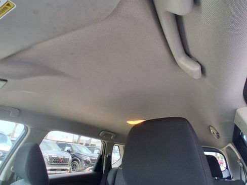 Used 2021 Nissan Rogue SV image 18