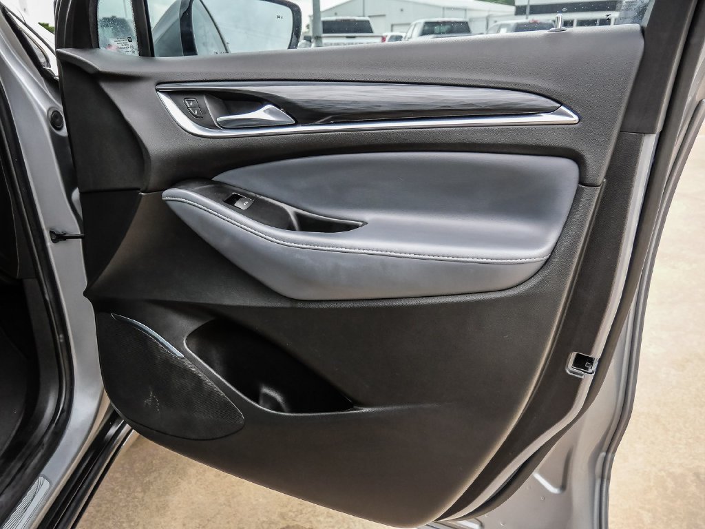 Used 2024 Buick Enclave Essence w/ Sport Touring Edition FWD image 18