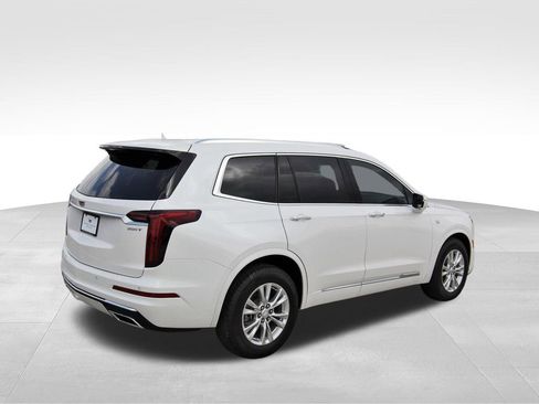 New 2025 Cadillac XT6 Luxury image 4