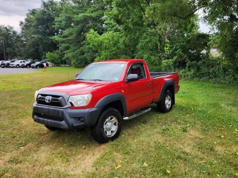 Used 2013 Toyota Tacoma 4x4 Regular Cab image 4