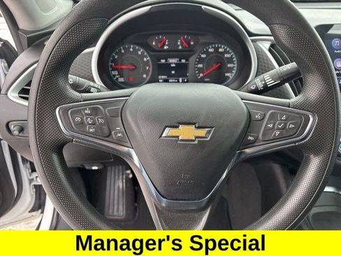 Used 2023 Chevrolet Malibu LT FWD image 16