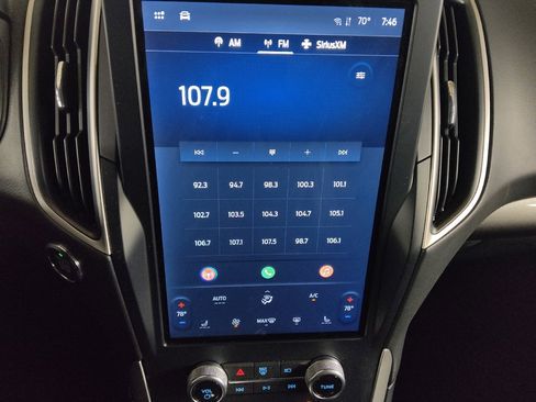 Used 2024 Ford Edge SEL image 25