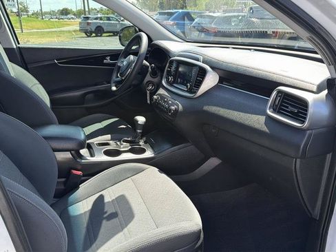 Used 2020 Kia Sorento LX FWD image 4