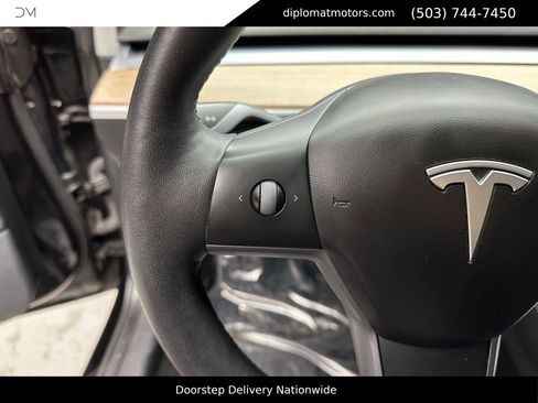 Used 2021 Tesla Model 3 Standard Range Plus image 30