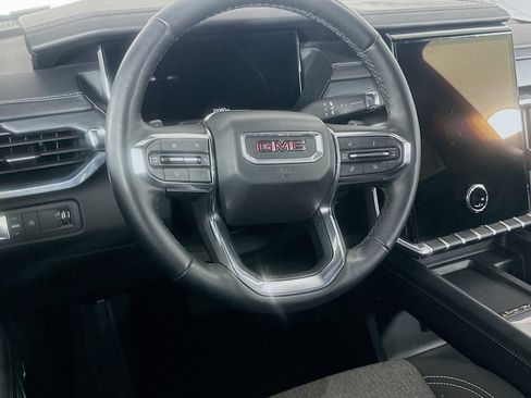 Used 2025 GMC Acadia Elevation image 17