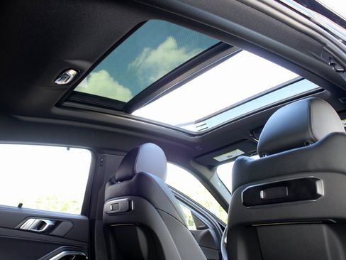 Used 2025 BMW X6 xDrive40i image 29