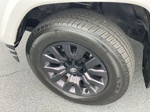 Used 2022 Toyota Tacoma Limited w/ Nightshade Package image 9