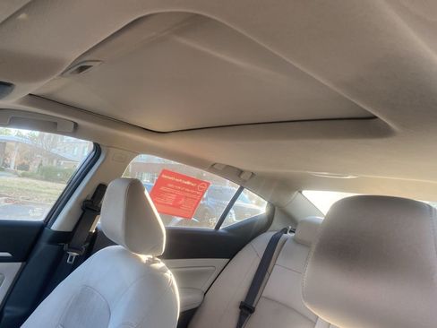 Used 2023 Nissan Altima 2.5 SV w/ SV Premium Package image 16