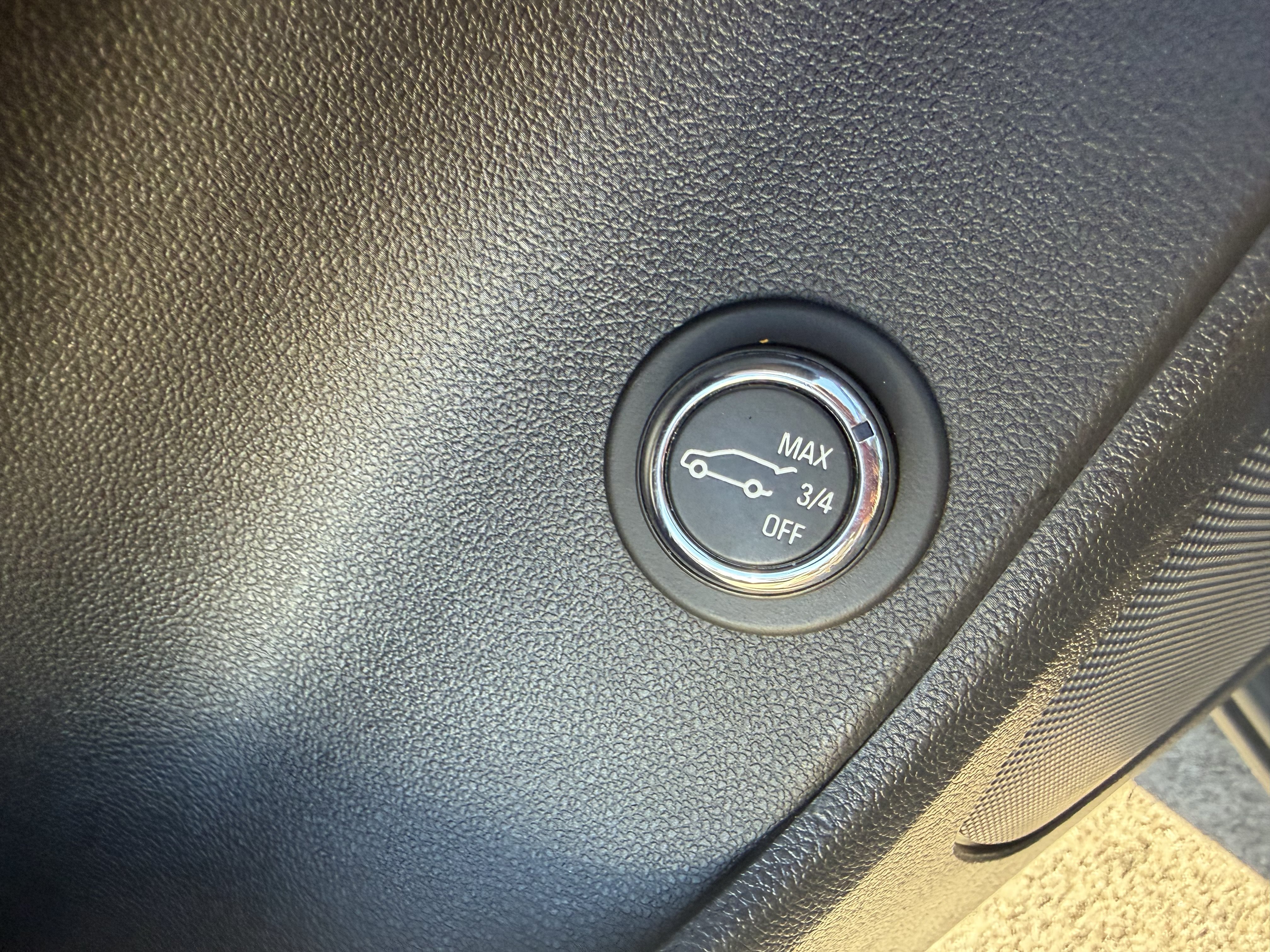 Used 2021 Chevrolet Blazer LT FWD image 9