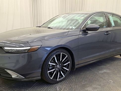Used 2023 Honda Accord Touring image 7