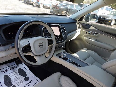 Certified 2025 Volvo XC90 B6 Ultra w/ Protection Package Premier image 16