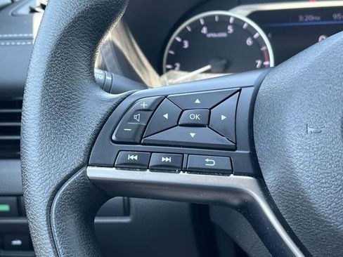 Used 2025 Nissan Sentra SV FWD image 27