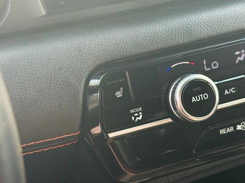 Used 2025 Honda Pilot Sport image 25